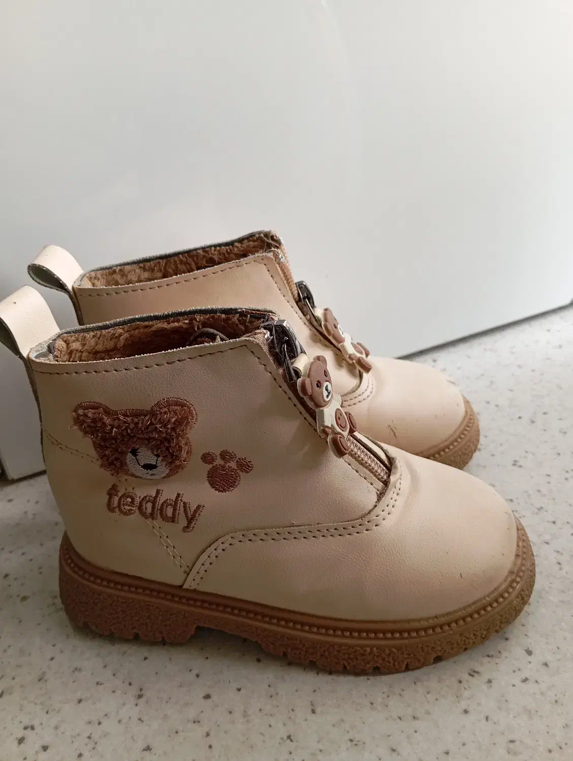 بوت و کفش بچگانه|کفش و لباس بچه|اراک, |دیوار