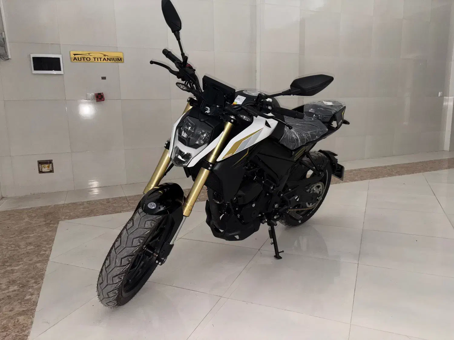 موتور سیکلت کی وی ۲۴۹ نیکران صفر کیلومتر|موتورسیکلت|قم, شهرک خودرو|دیوار