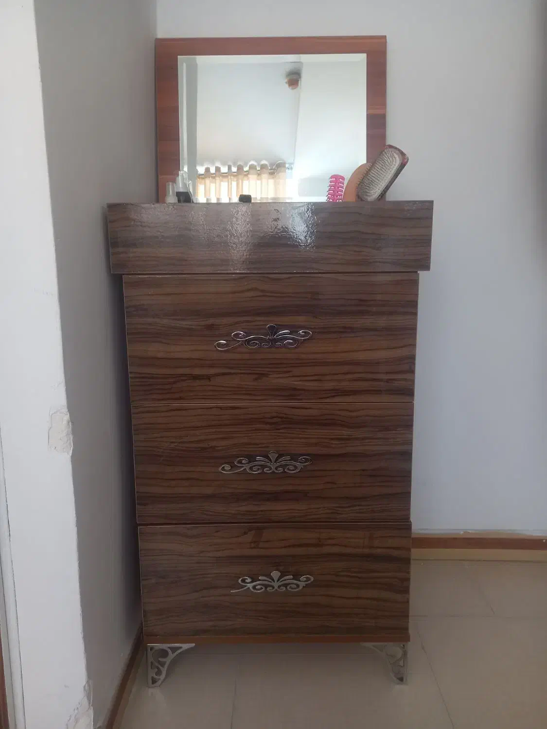 دراور|جاکفشی، کمد، دراور|پرند, فاز ۴|دیوار