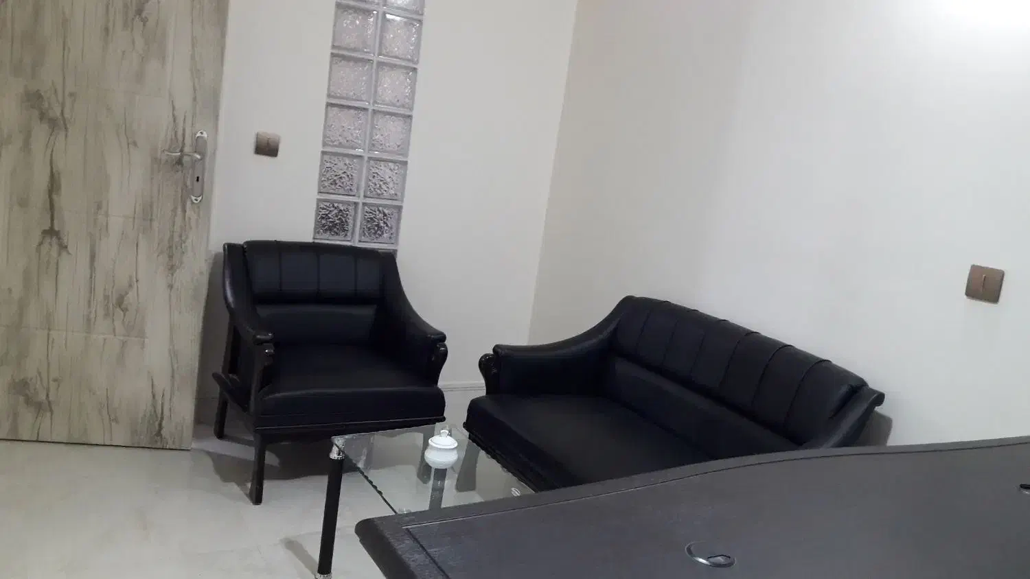 اتاق مبله اداری ۳ روز در هفته جهت اجاره به خانم|اجارهٔ دفتر کار، اتاق اداری، مطب|تهران, امجدیه (خاقانی)|دیوار