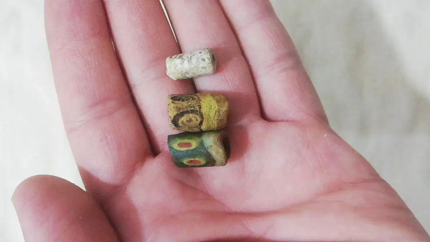 مهره های کهنه گبری|کلکسیون اشیاء عتیقه|اهواز, اهواز|دیوار