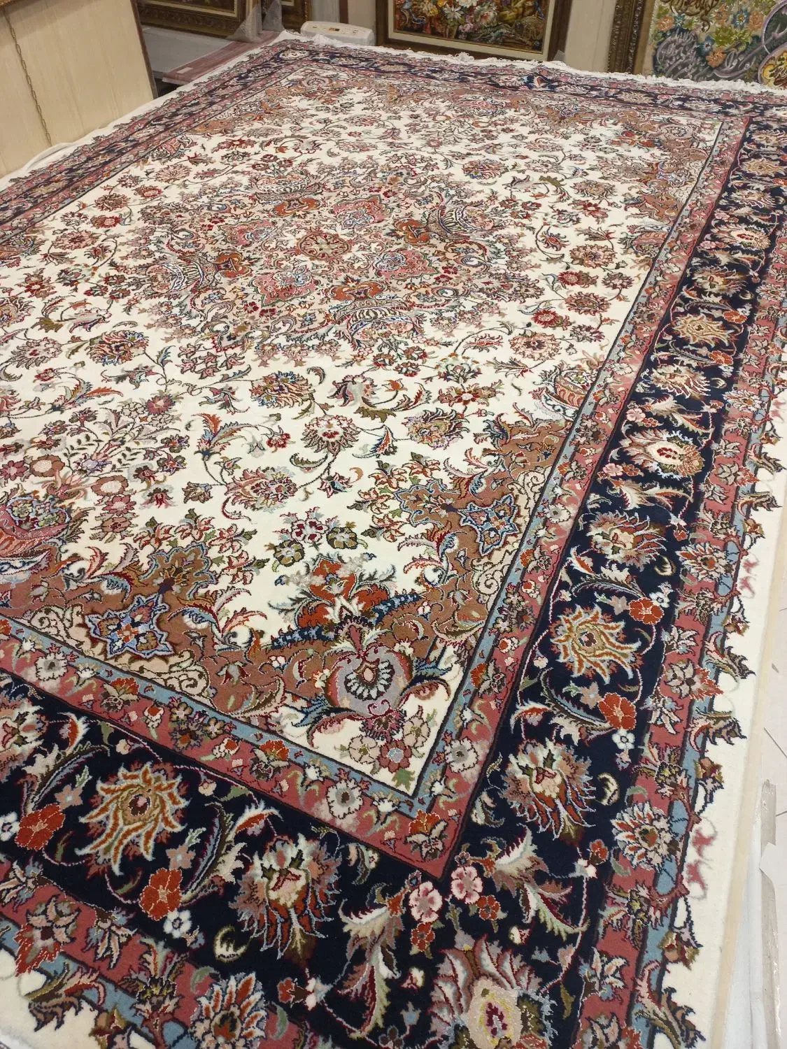 فرش دستباف سیاح|فرش|مشهد, آیت الله خامنه‌ای|دیوار