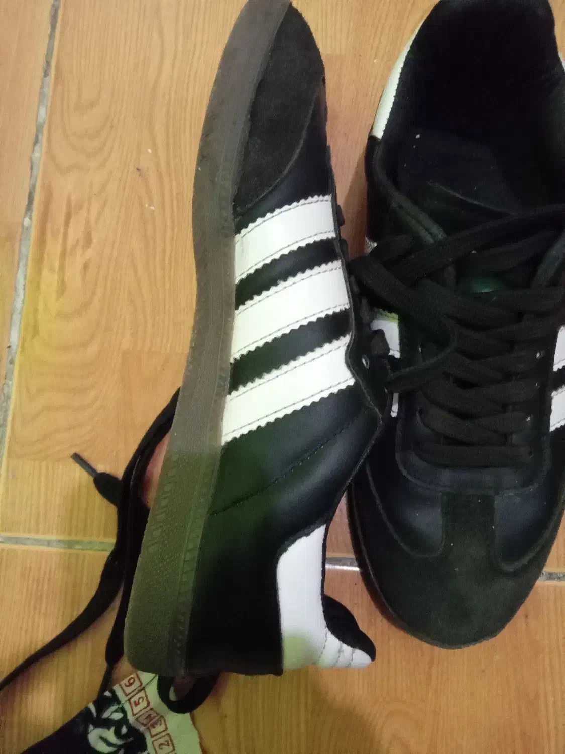 کتونی|کیف، کفش، کمربند|آستارا, |دیوار