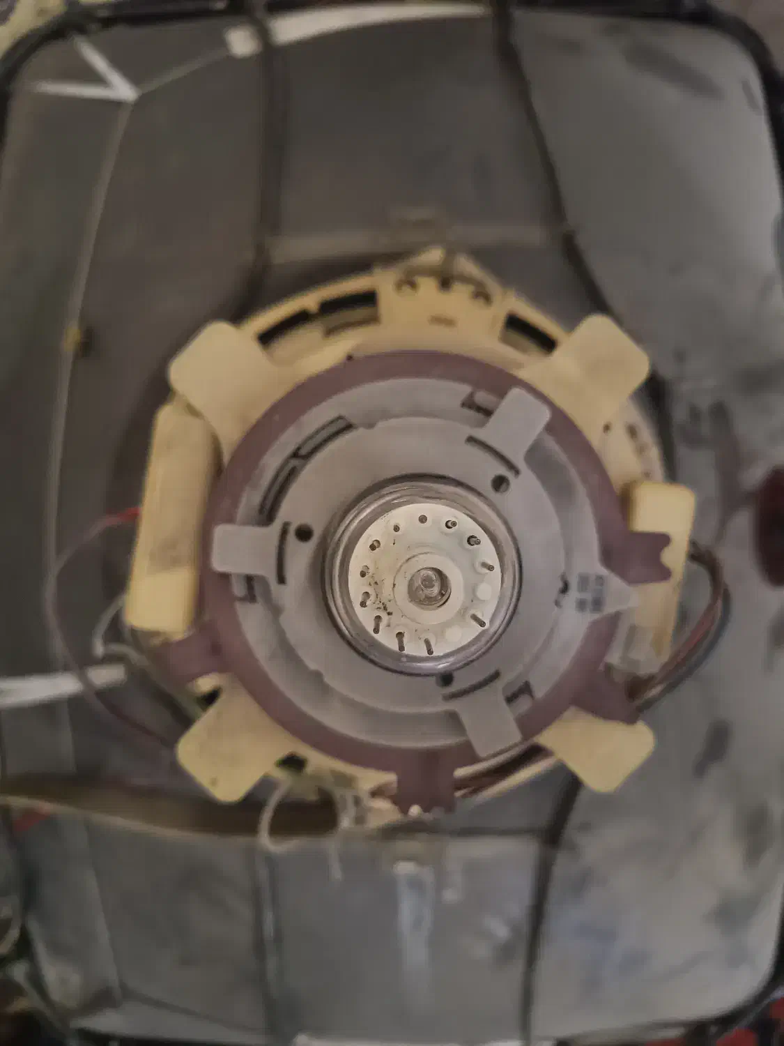 بردوقطعات سالم تلوزیون قدیمی|تلویزیون و پروژکتور|یزد, |دیوار