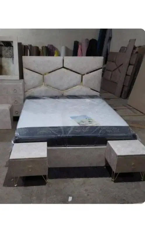 سرویس خواب تخت کامل وپاتختی|تخت و سرویس خواب|کارون, |دیوار