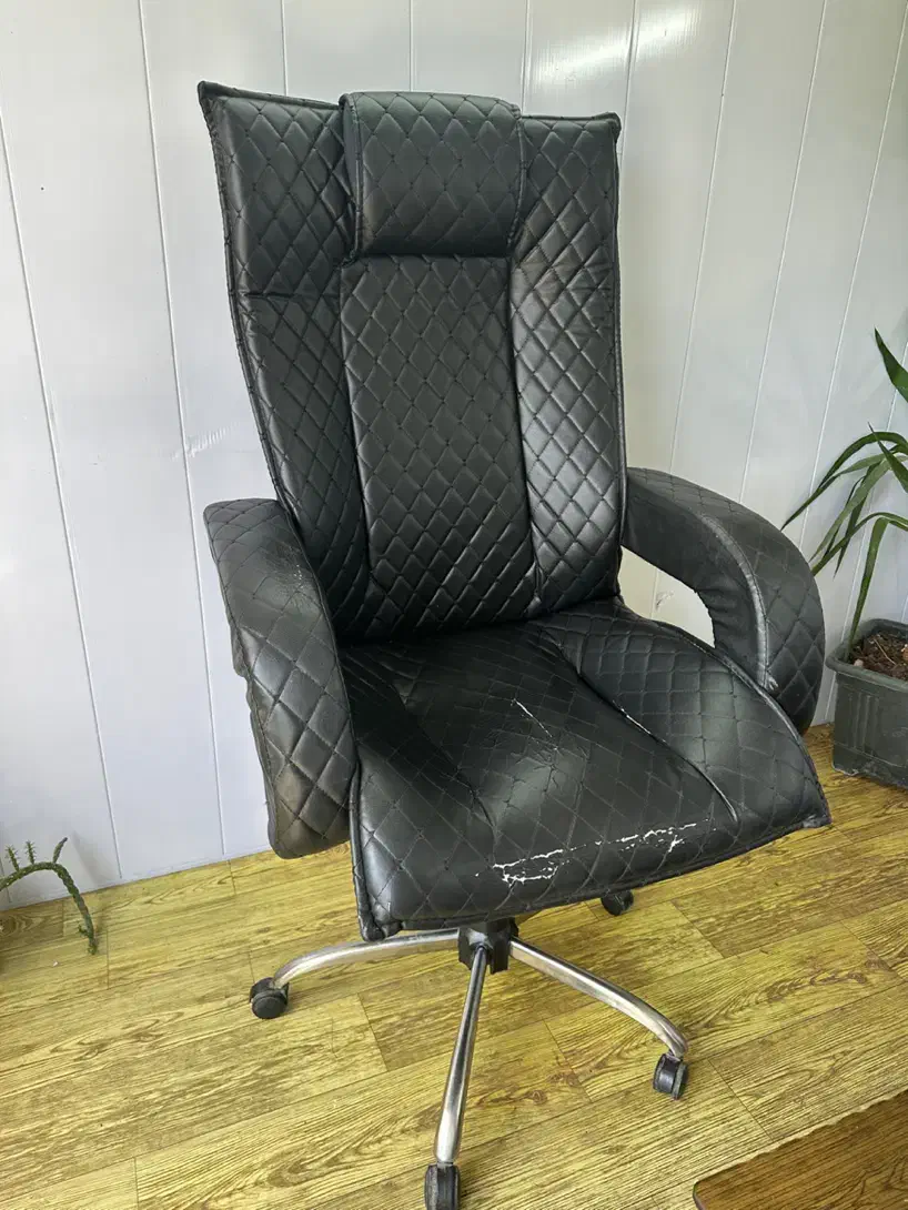 صندلی ادرای چرم|مبلمان اداری|علی‌آباد کتول, |دیوار