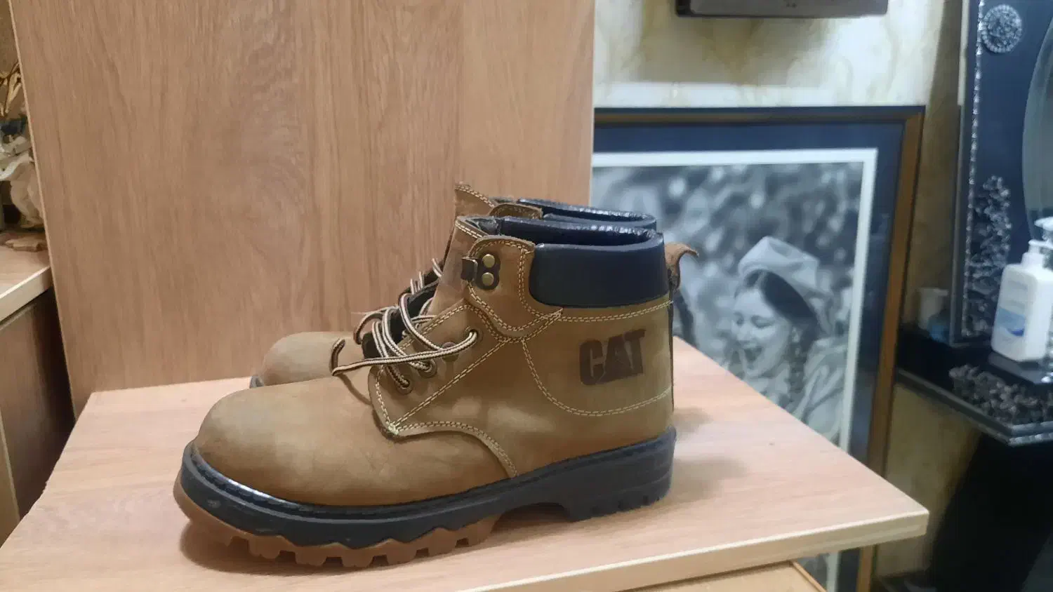 کتونی بوت کترپیلار ۴۱ ۴۲ کاترپیلار شهریار کت پوتین|کیف، کفش، کمربند|شهریار, شهریار|دیوار