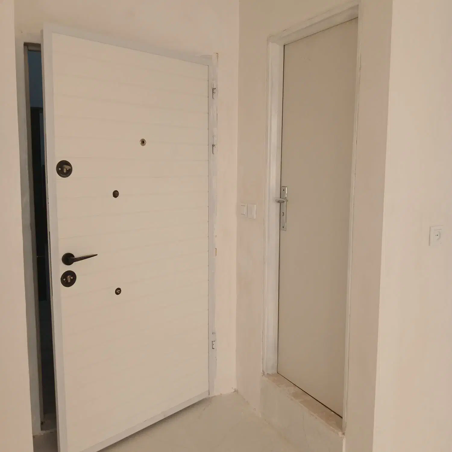 فروش واحد۹۰ متری خام وکلیدنخورده|فروش آپارتمان|شاهدشهر, |دیوار