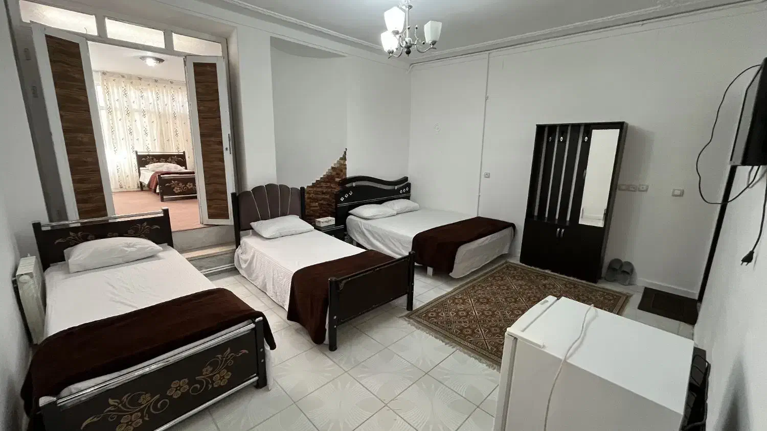 هتل کرمانیا راحت و ارزان در بالا شهر کرمان|اجارهٔ کوتاهمدت آپارتمان و سوئیت|کرمان, |دیوار