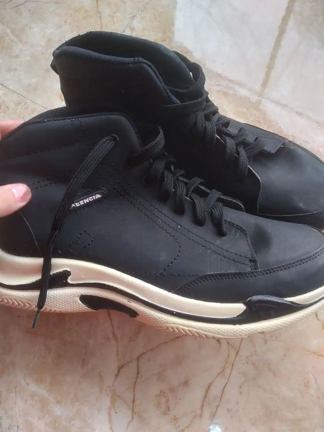 کتونی نو|کیف، کفش، کمربند|رشت, بیجارپس|دیوار