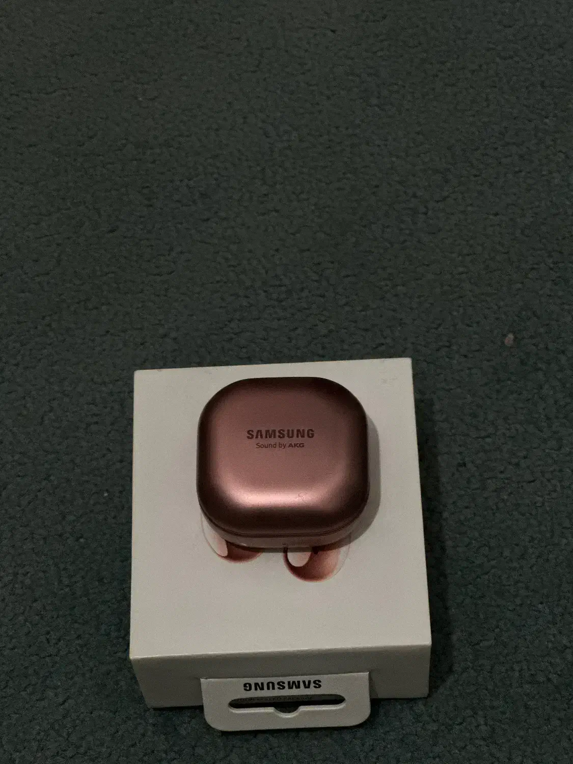 Buds live|لوازم جانبی موبایل و تبلت|مشهد, فرهنگ|دیوار