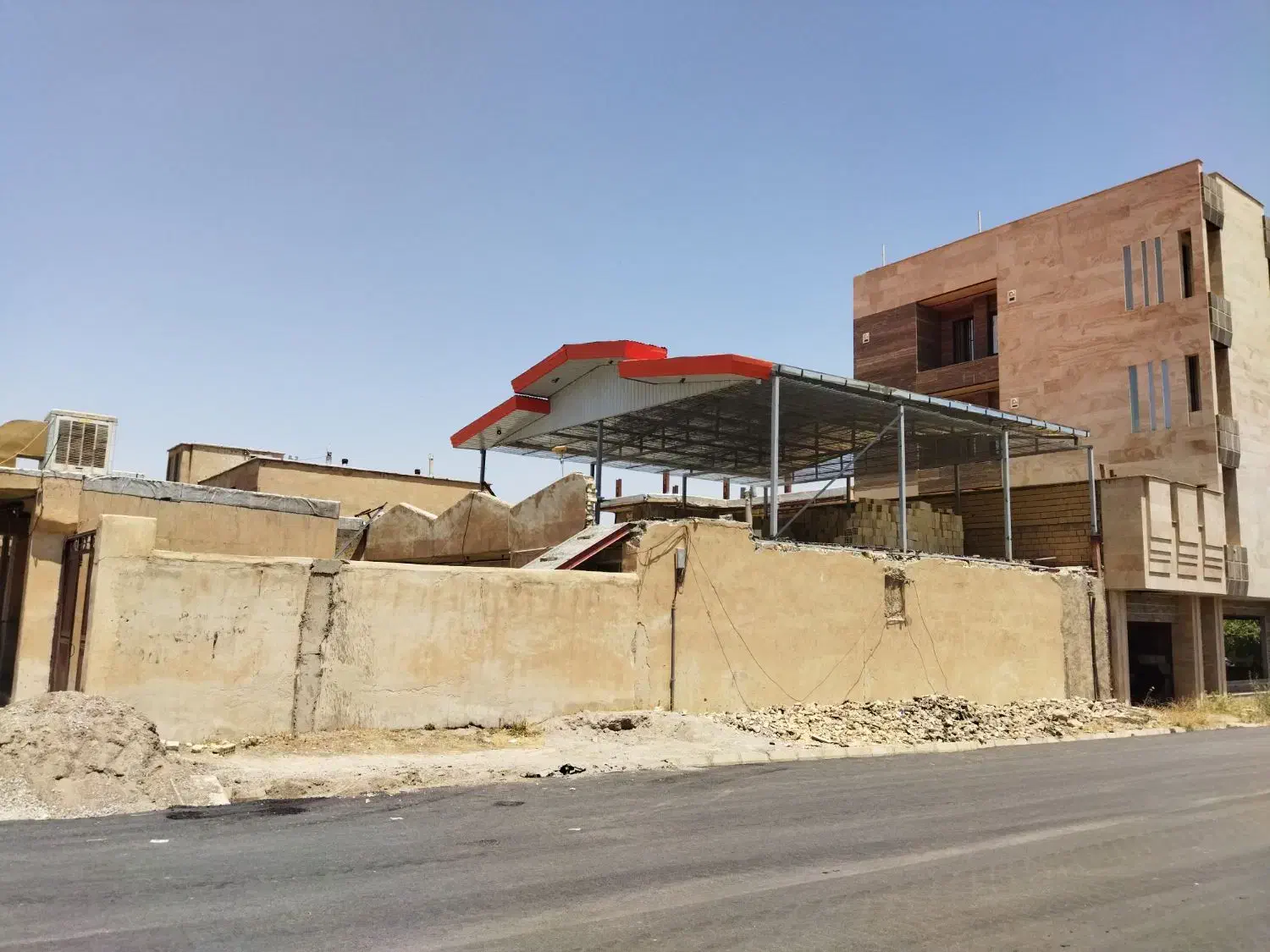 سقف شیروانی و شیب دار|خدمات پیشه و مهارت|بهار, |دیوار