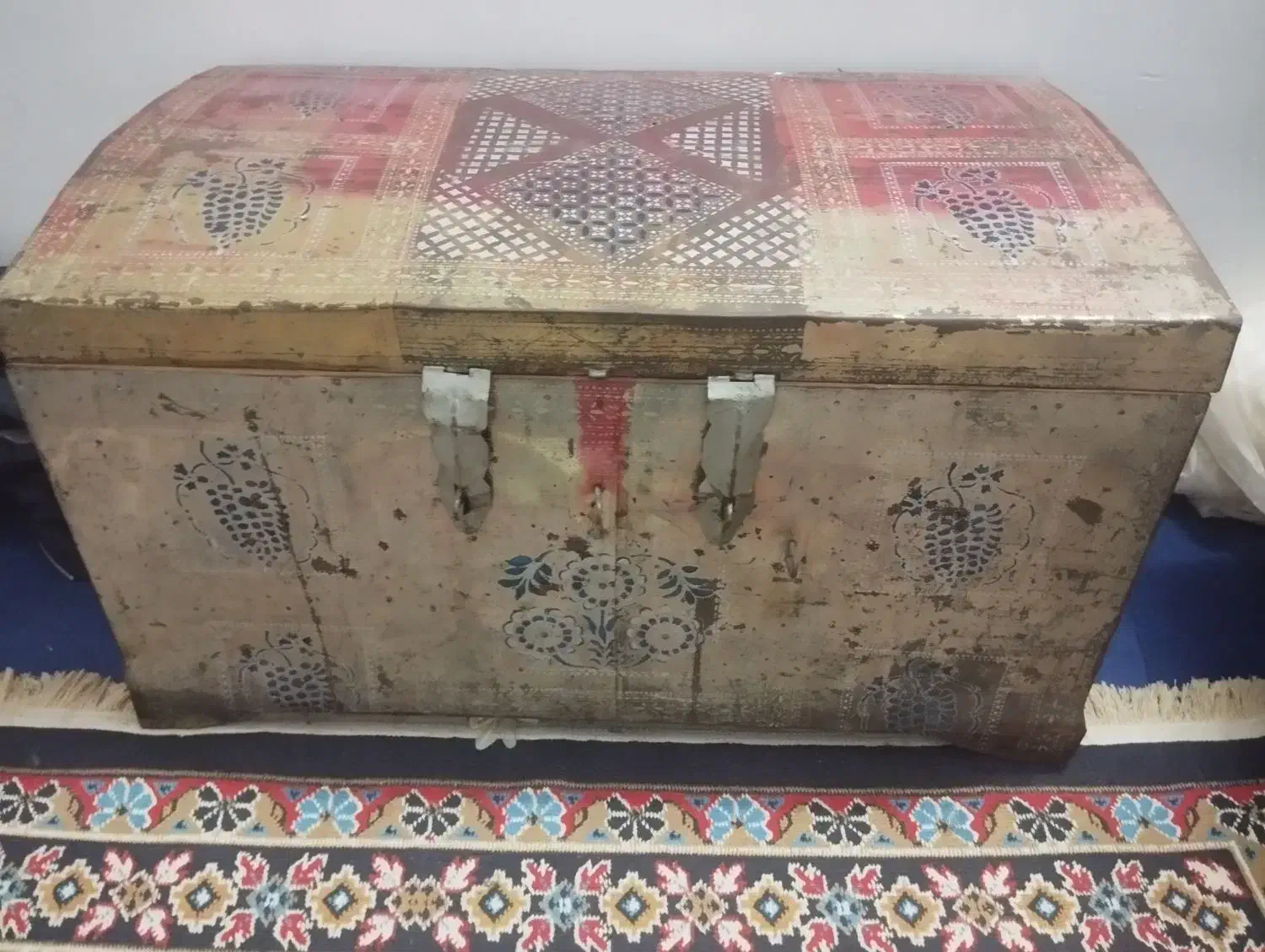 صندوق قدیمی|کلکسیون اشیاء عتیقه|املش, |دیوار