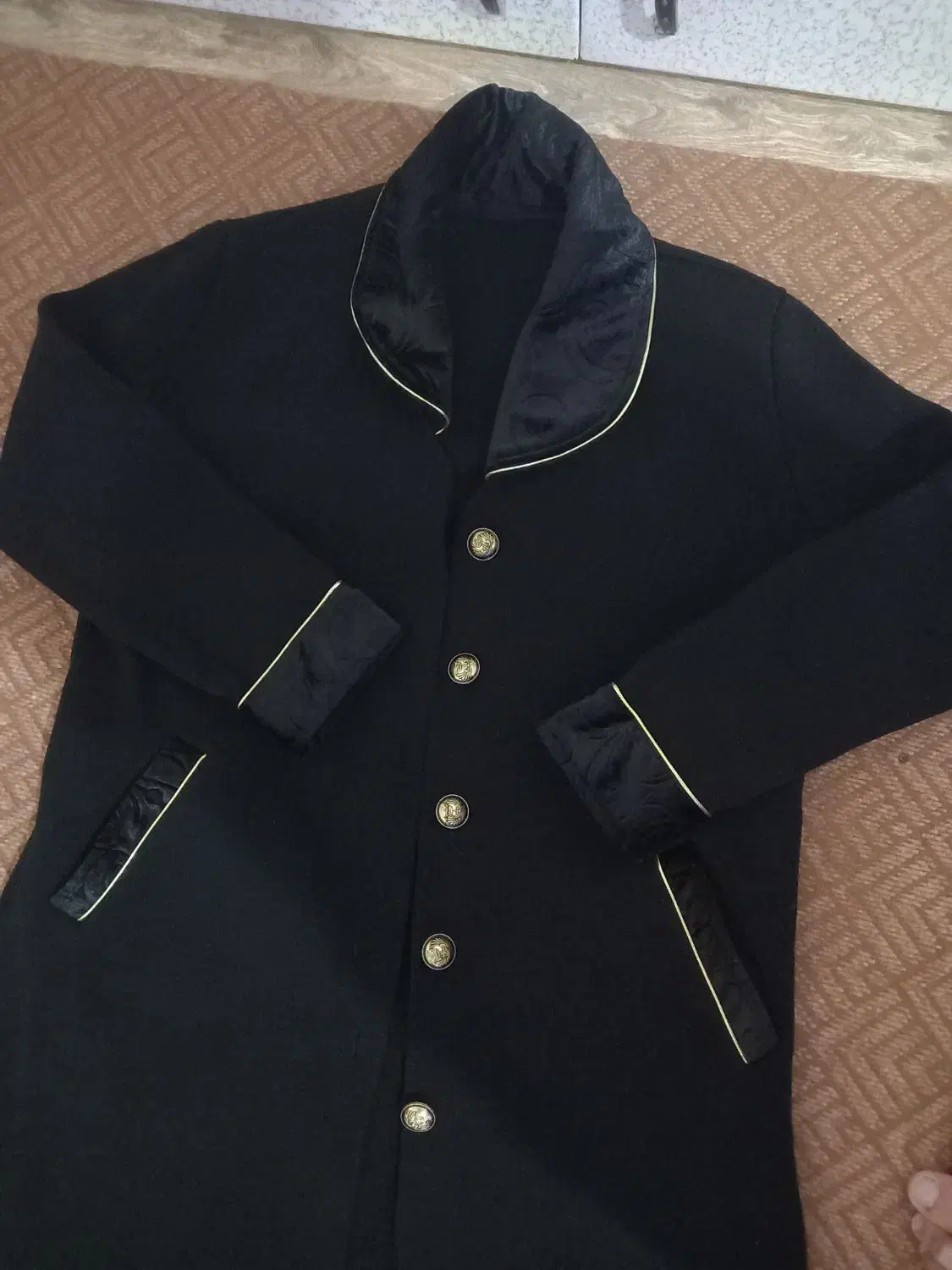 پالتو|لباس|خرم‌آباد, |دیوار