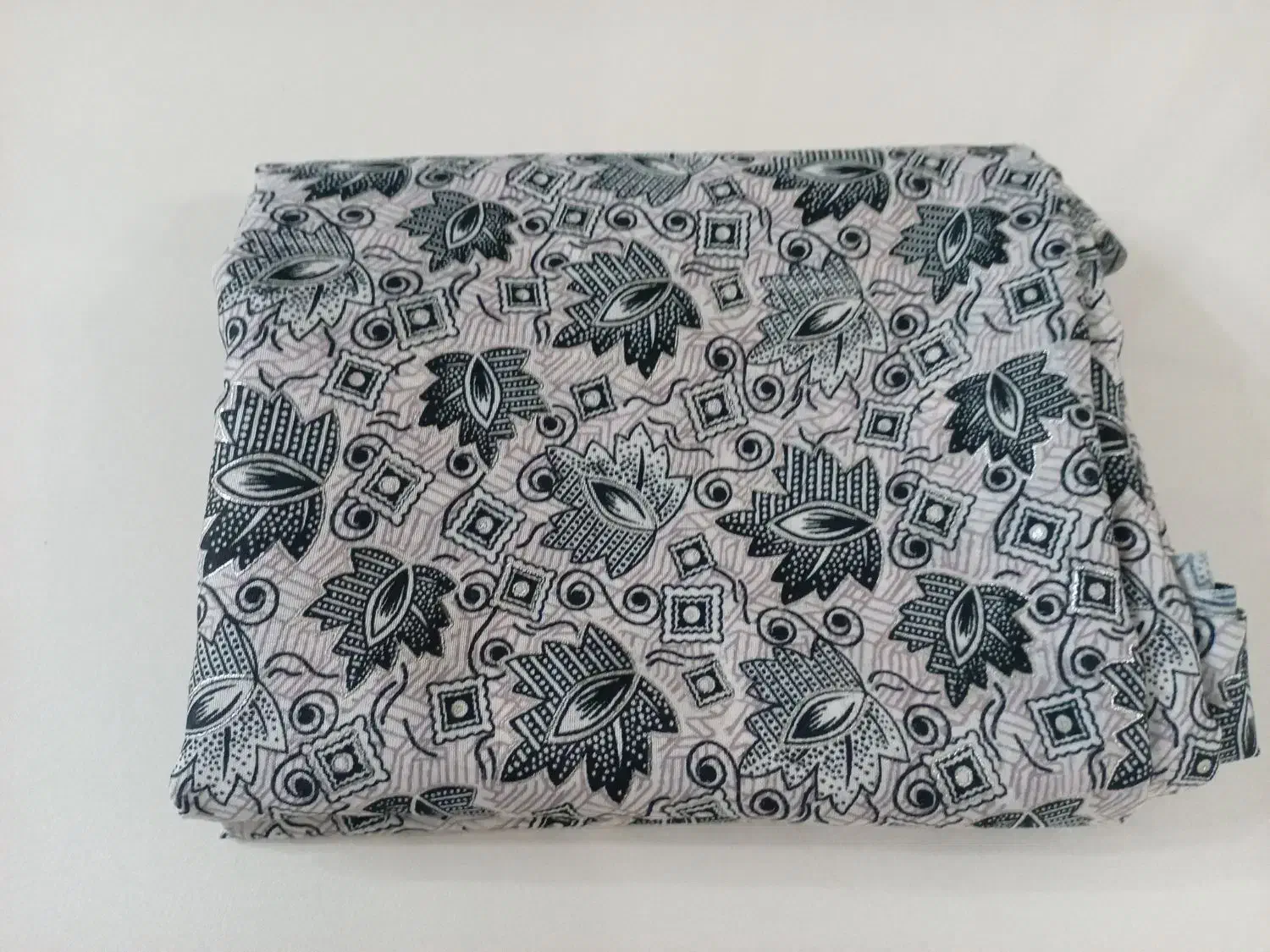 پارچه چادری|لباس|زنجان, |دیوار