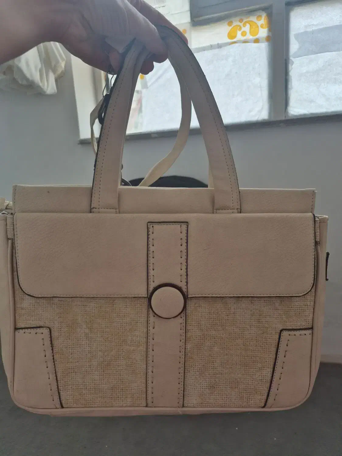 کیف|کیف، کفش، کمربند|نقده, |دیوار