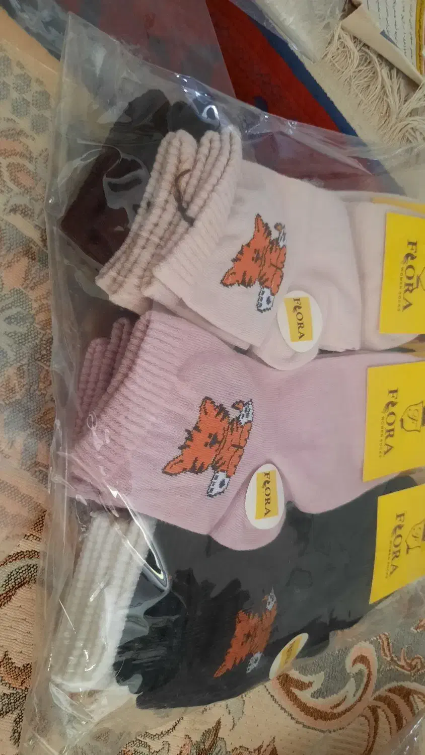 واگذاری تمام جوراب ها به علت جمع آوری مغازه|لباس|مشهد, ابوذر|دیوار