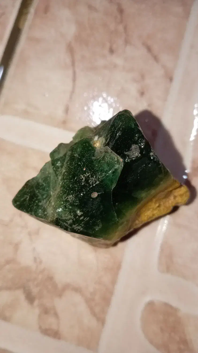 سنگ زمرد|جواهرات|شاهینشهر, گزبرخوار|دیوار