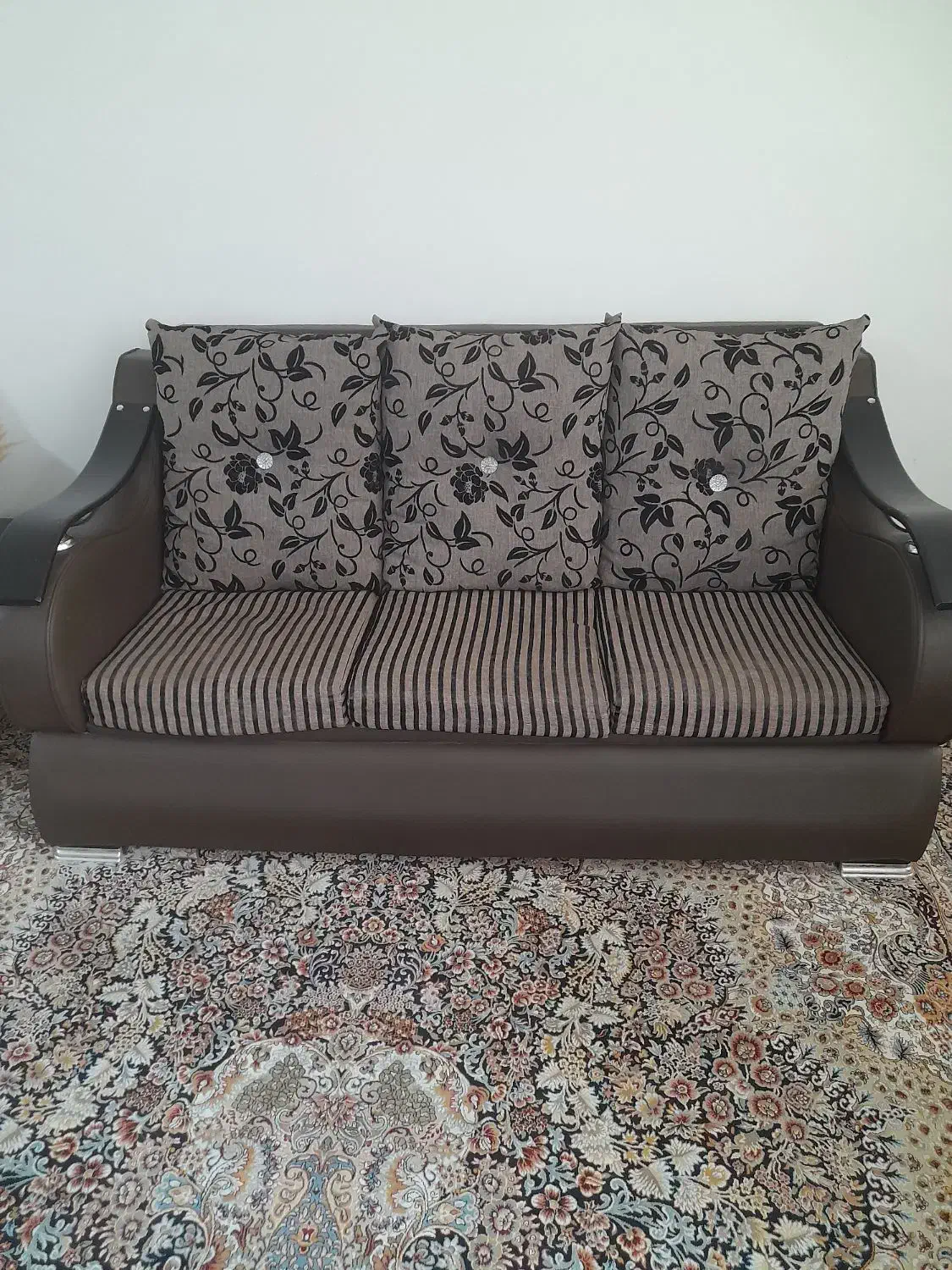 مبل ۷ نفره|مبلمان خانگی و میز عسلی|شیروان (خراسان), |دیوار