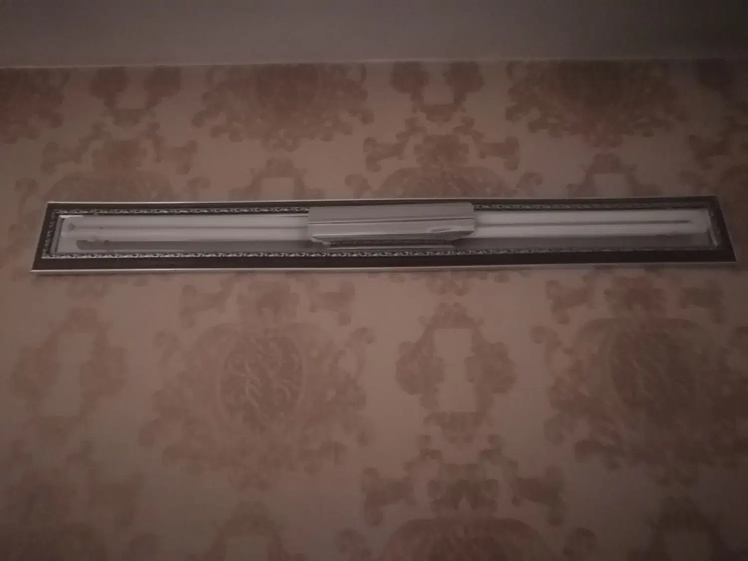 3 عدد مهتابی با قاب|لامپ و چراغ|اصفهان, لاله|دیوار