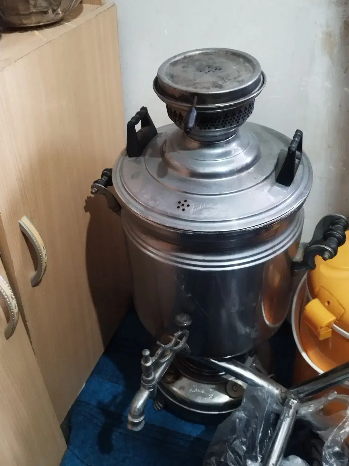 سماور نفتی مخصوص مراسم و مجالس و مغازه|سماور، چایساز، قهوهساز|اسالم, |دیوار