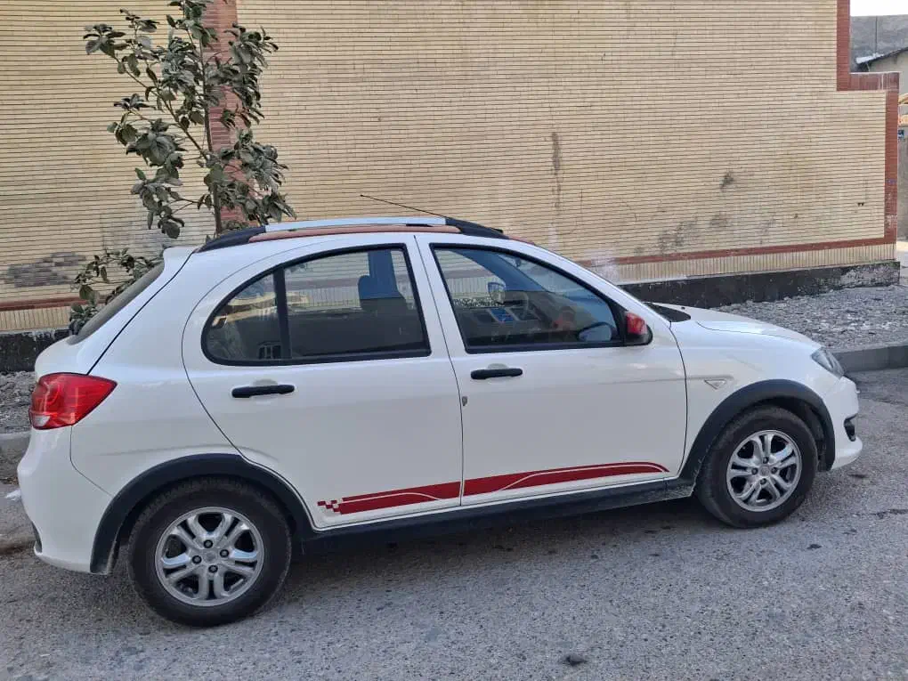 کوئیک سفید قرمز|خودرو سواری و وانت|زرین دشت (فارس), |دیوار