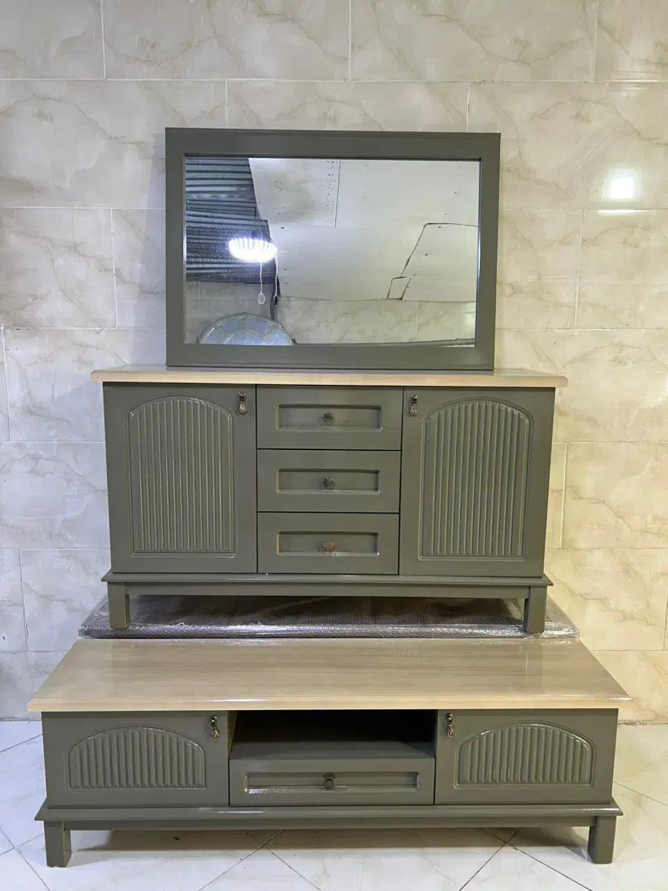 کشمیر کنسول آینه. آینه کنسولی کشمیر|بوفه، ویترین، کنسول|خرمآباد, |دیوار