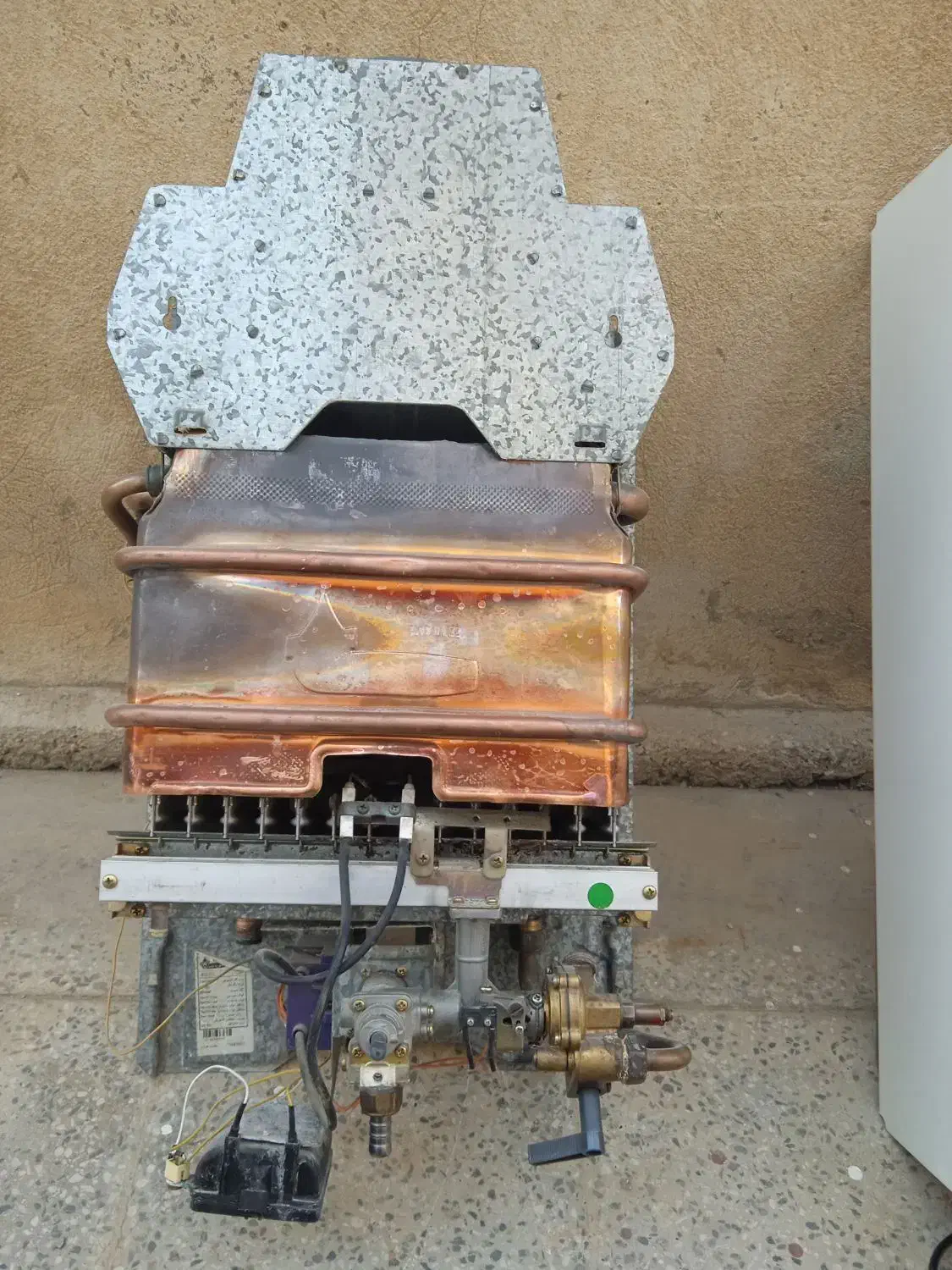 فروش آبگرمکن دیواری بوتان|آبگرمکن، پکیج، شوفاژ|بوشهر, |دیوار