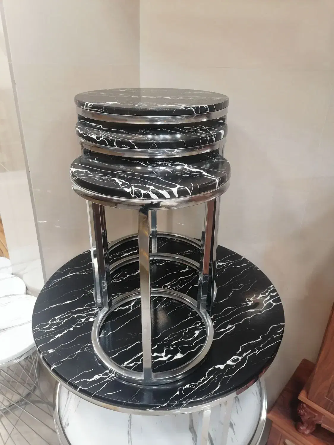 تخفیف ویژه جلومبلی فلزی|مبلمان خانگی و میز عسلی|نجف‌آباد, باغ ملی|دیوار