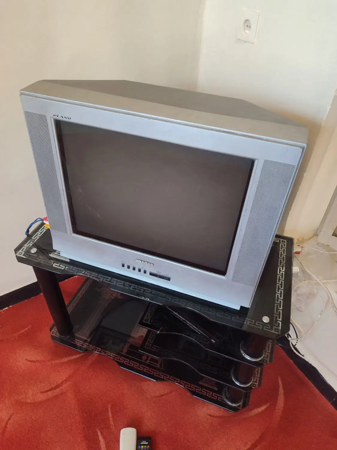 تلویزیون و زیر تلویزیون|تلویزیون و پروژکتور|آبدانان, |دیوار