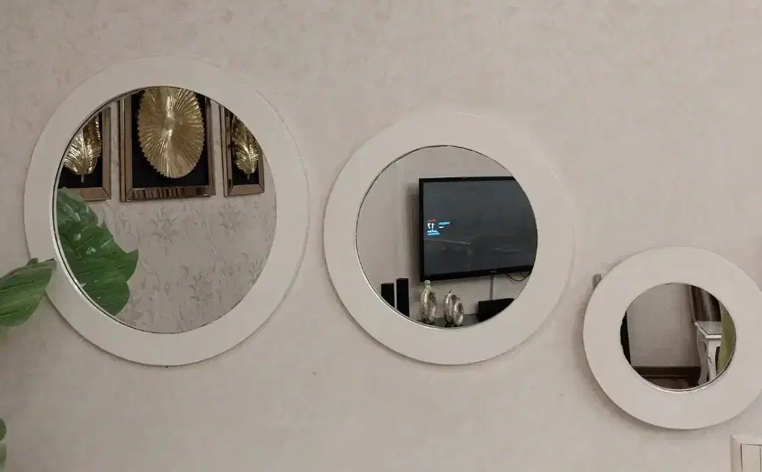 ایینه سه تیکه|آینه|کرج, اتحاد|دیوار