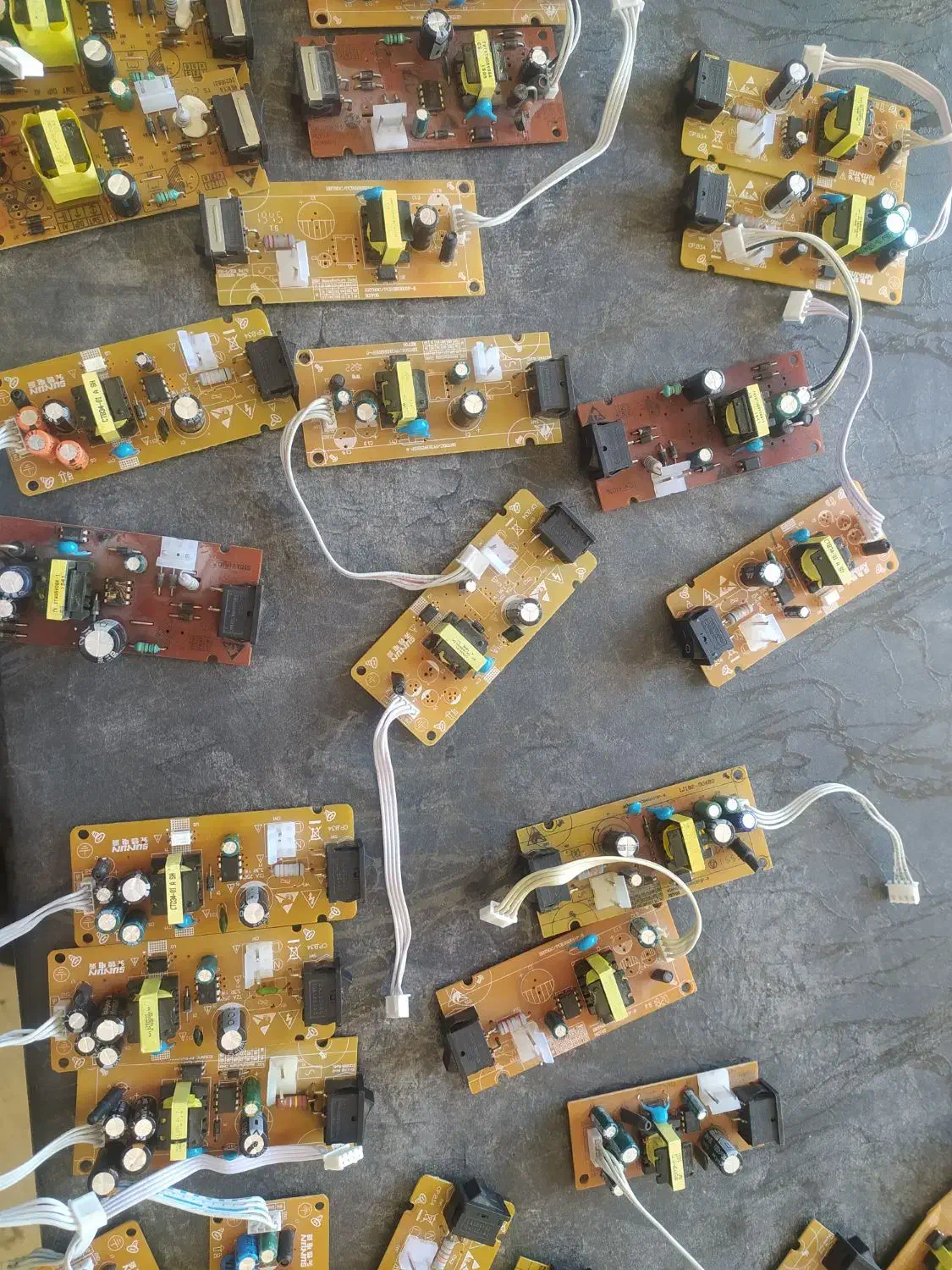 تعمیرات  تلوزیون led LCD  صوتی تصویری|خدمات پیشه و مهارت|صدرا-فارس, فاز ۱|دیوار