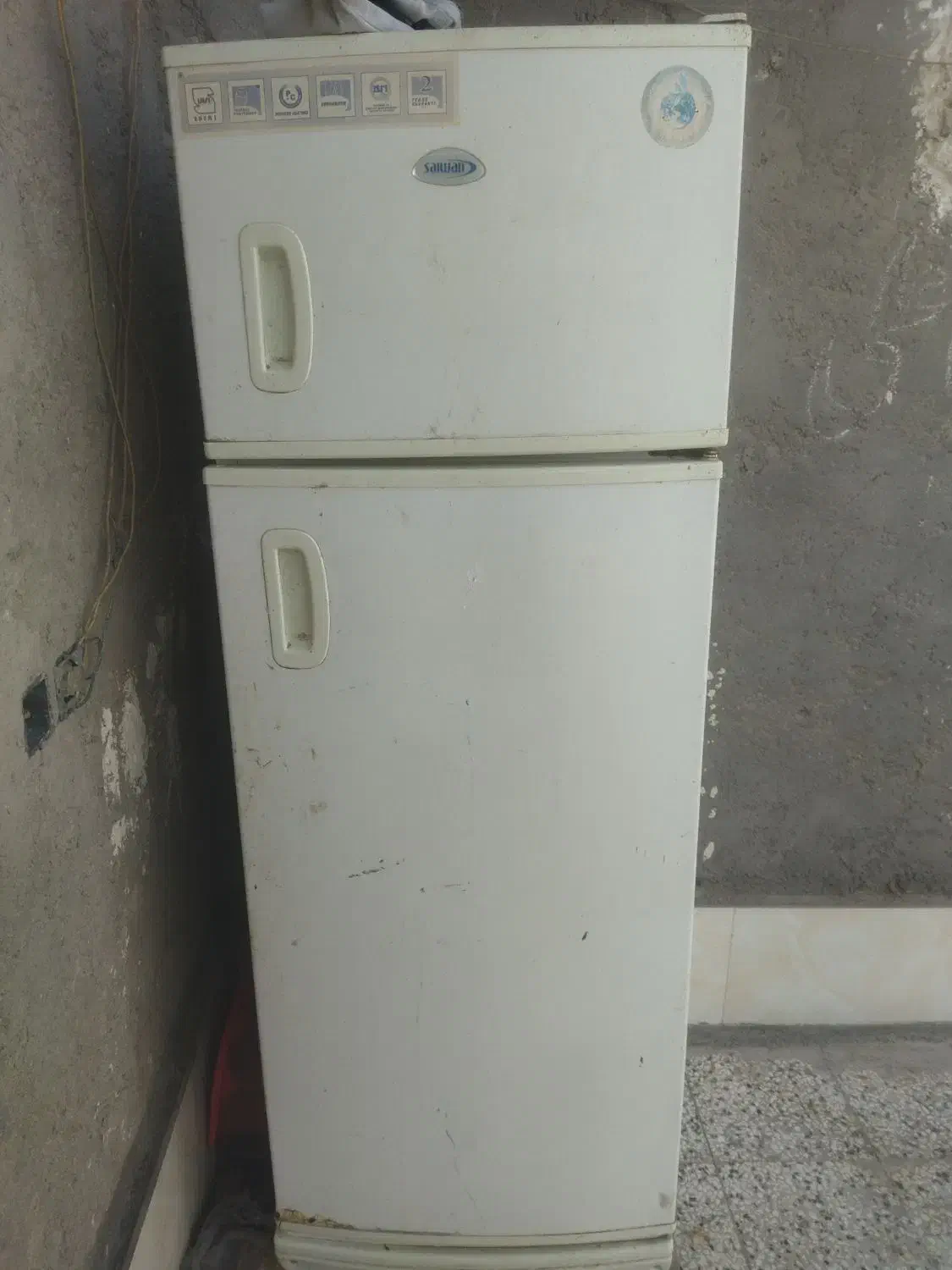 سلام یگ یخچال فریزر بفروش میرسه|یخچال و فریزر|زابل, |دیوار