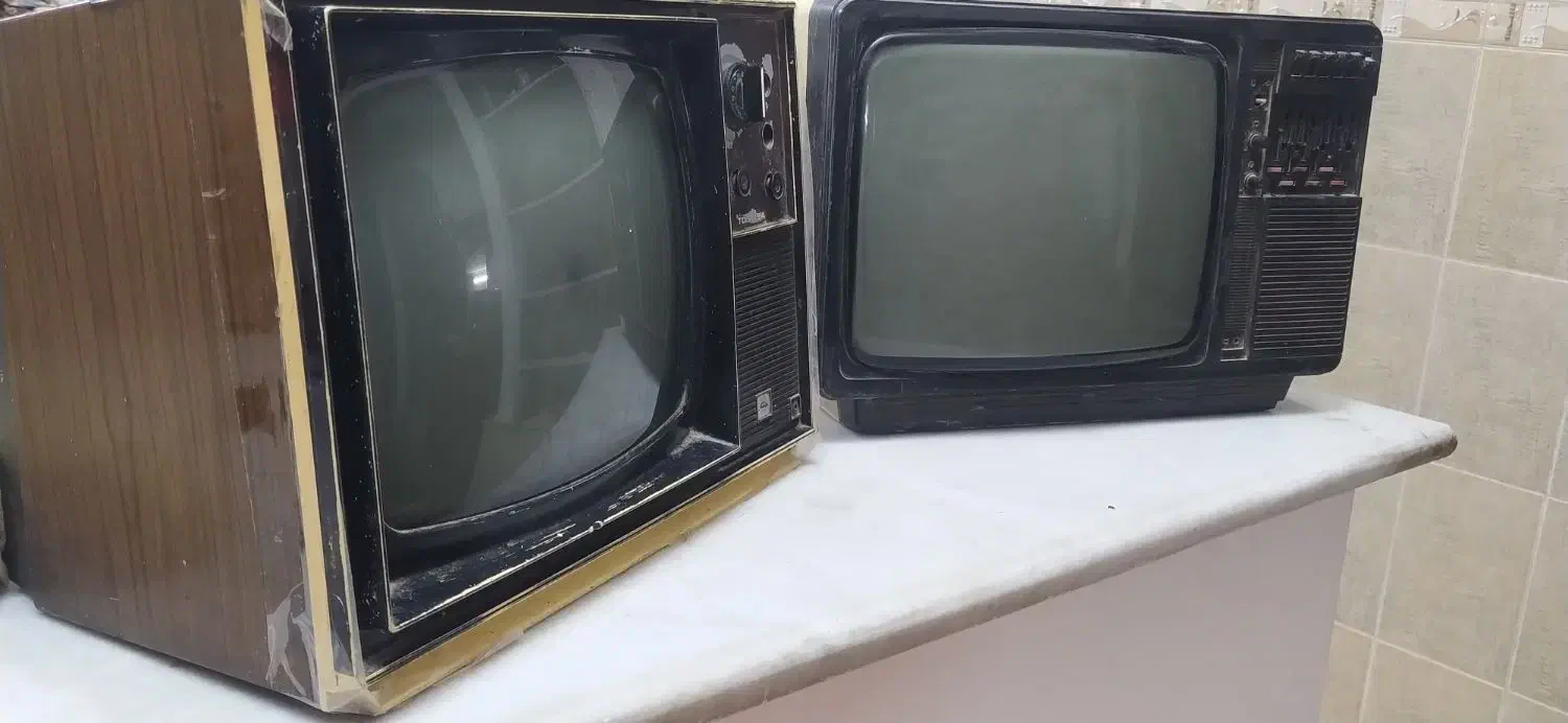 تلویزیون قدیمی|کلکسیون اشیاء عتیقه|زاهدان, |دیوار