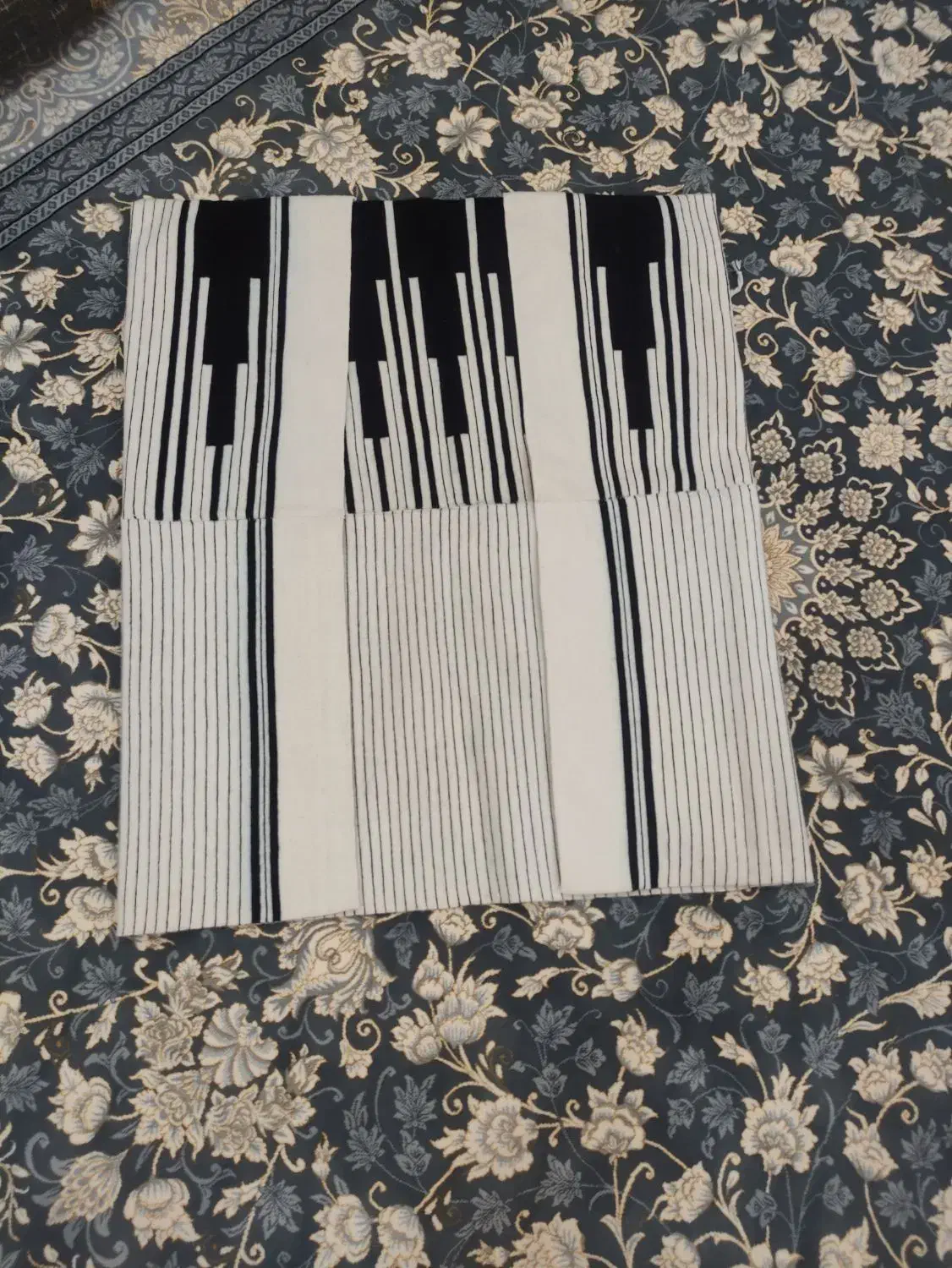 چوقا کیارسی بافت|لباس|فولادشهر, C1|دیوار