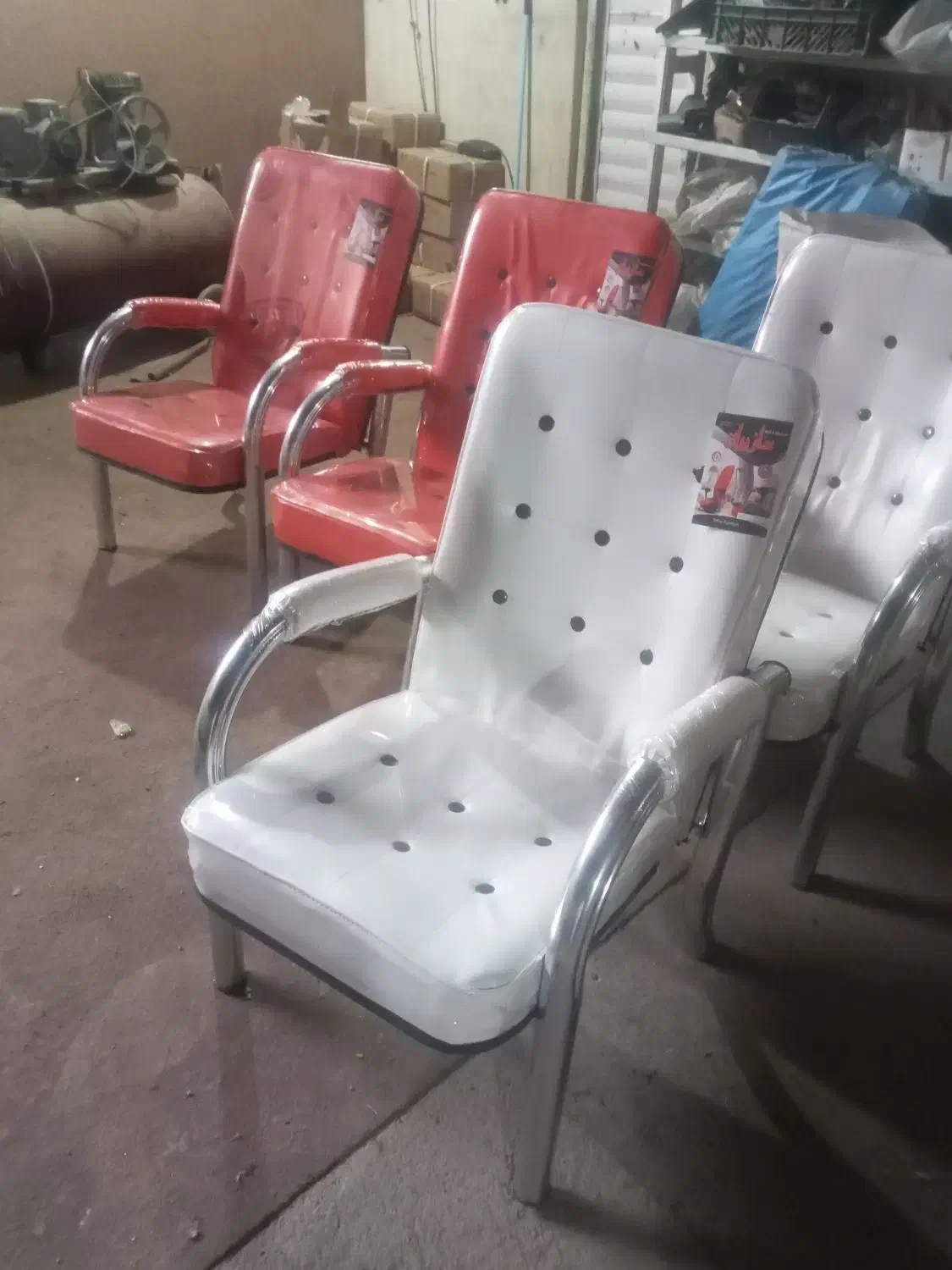 صندلی انتظار مبل آرام ۹ دکمه|دفتر کار|چهاردانگه (تهران), |دیوار