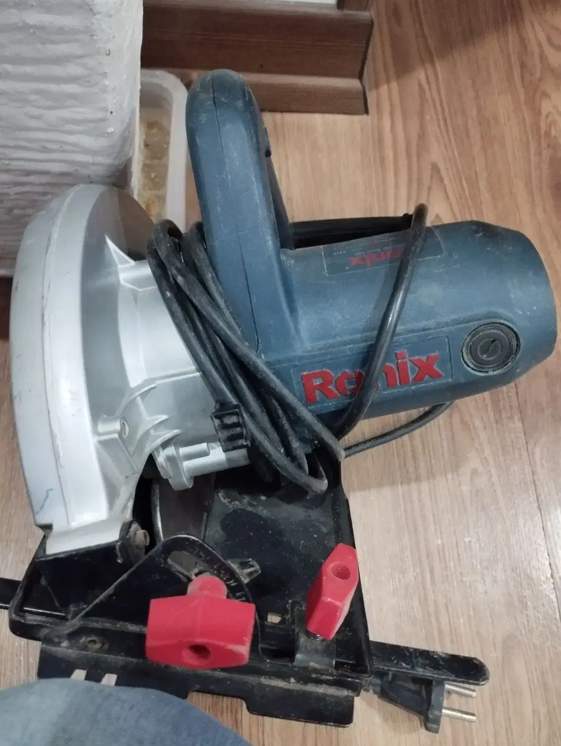 اره گرد بر ۳۴۱۰ رونیکس|ابزارآلات|شاهین‌شهر, شهرک هشت بهشت|دیوار