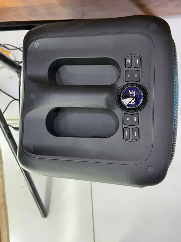 ی اسپیکر نو فقط ۲۰ روز ازش استفاده شد|سیستم صوتی خانگی|خرمشهر, |دیوار