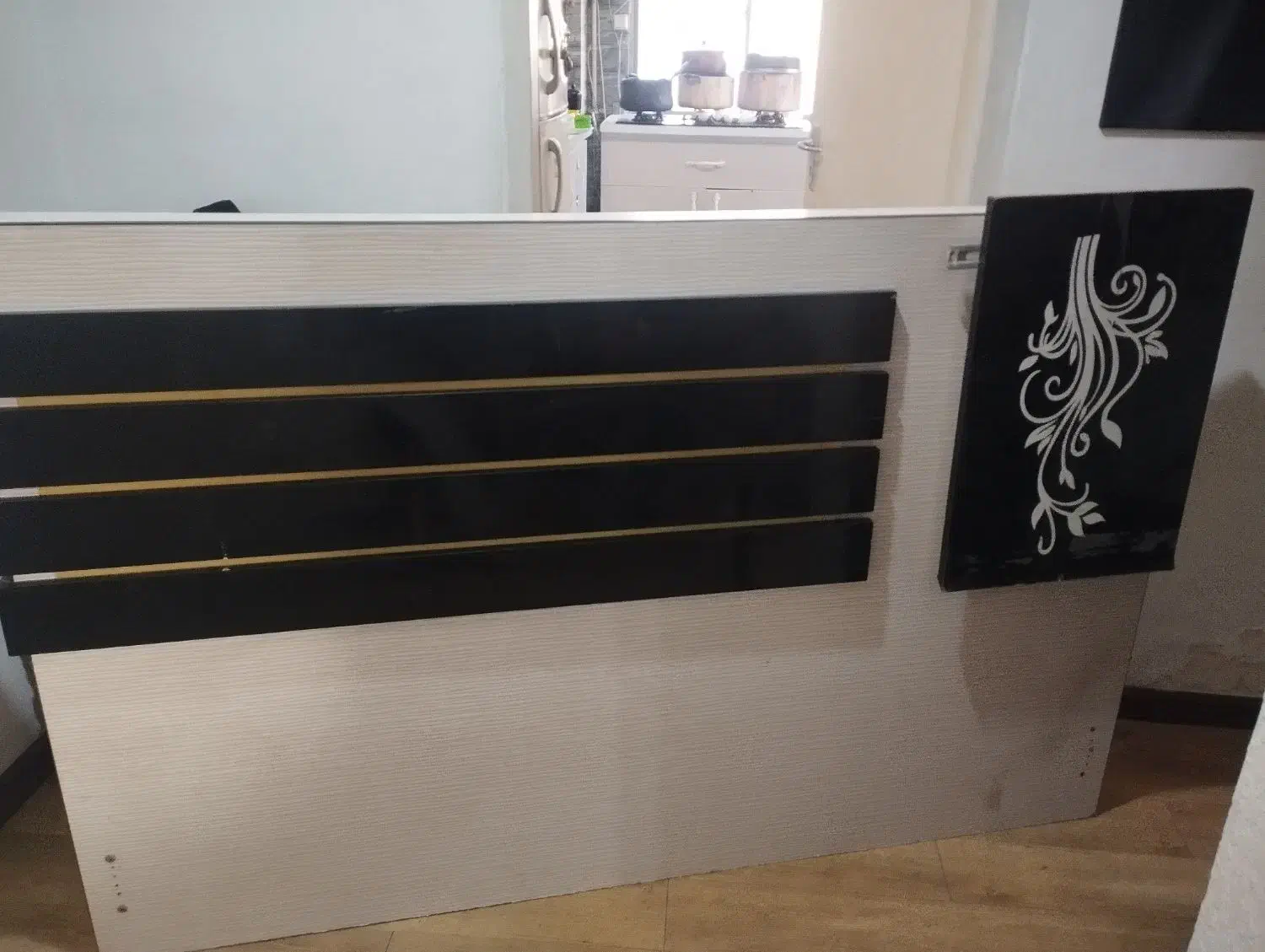 تخت بدون کفی|تخت و سرویس خواب|رشت, معلم|دیوار