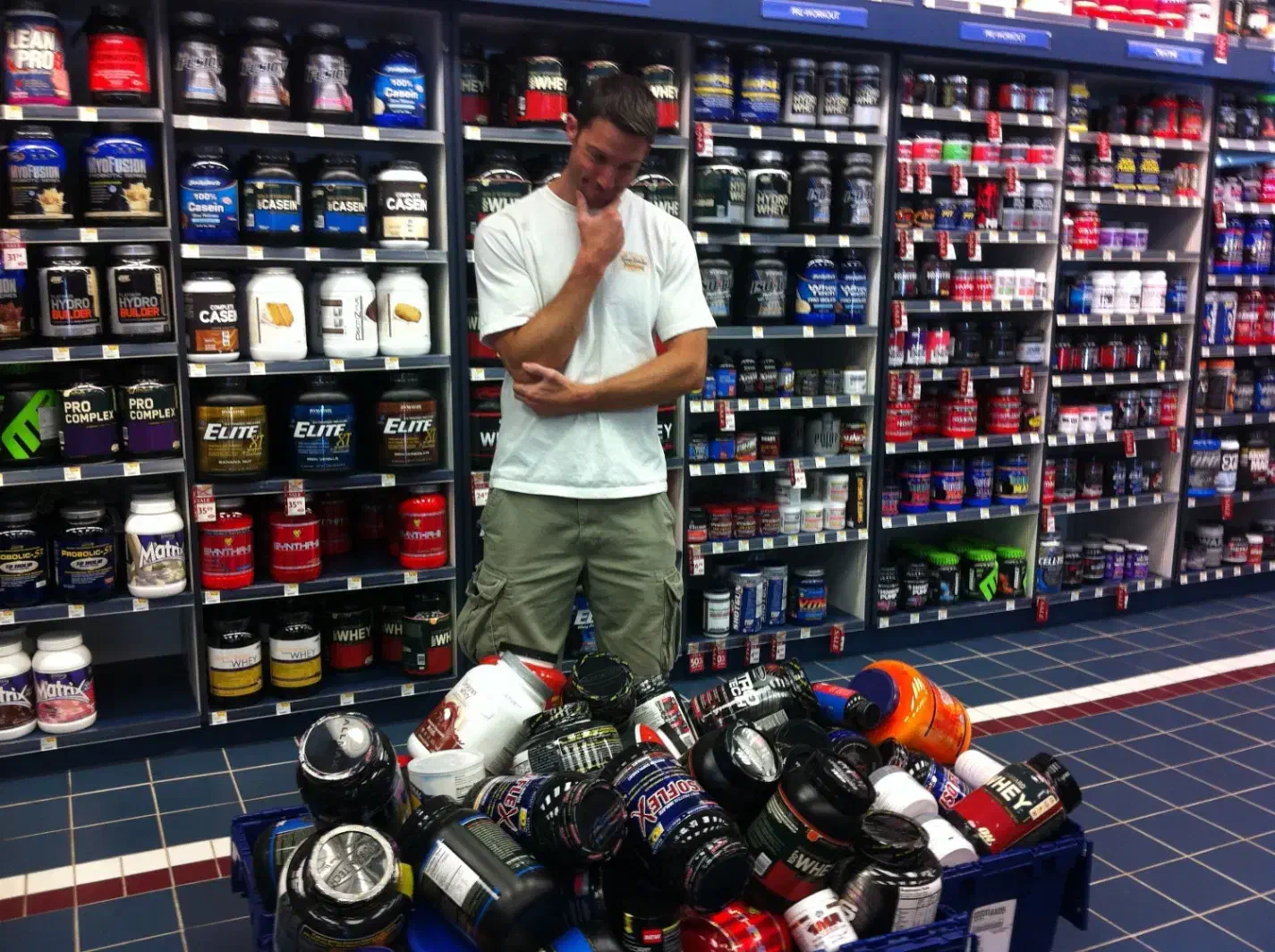 فروشنده مکمل ورزشی در داروخانه|استخدام بازاریابی و فروش|تهران, هفت حوض|دیوار