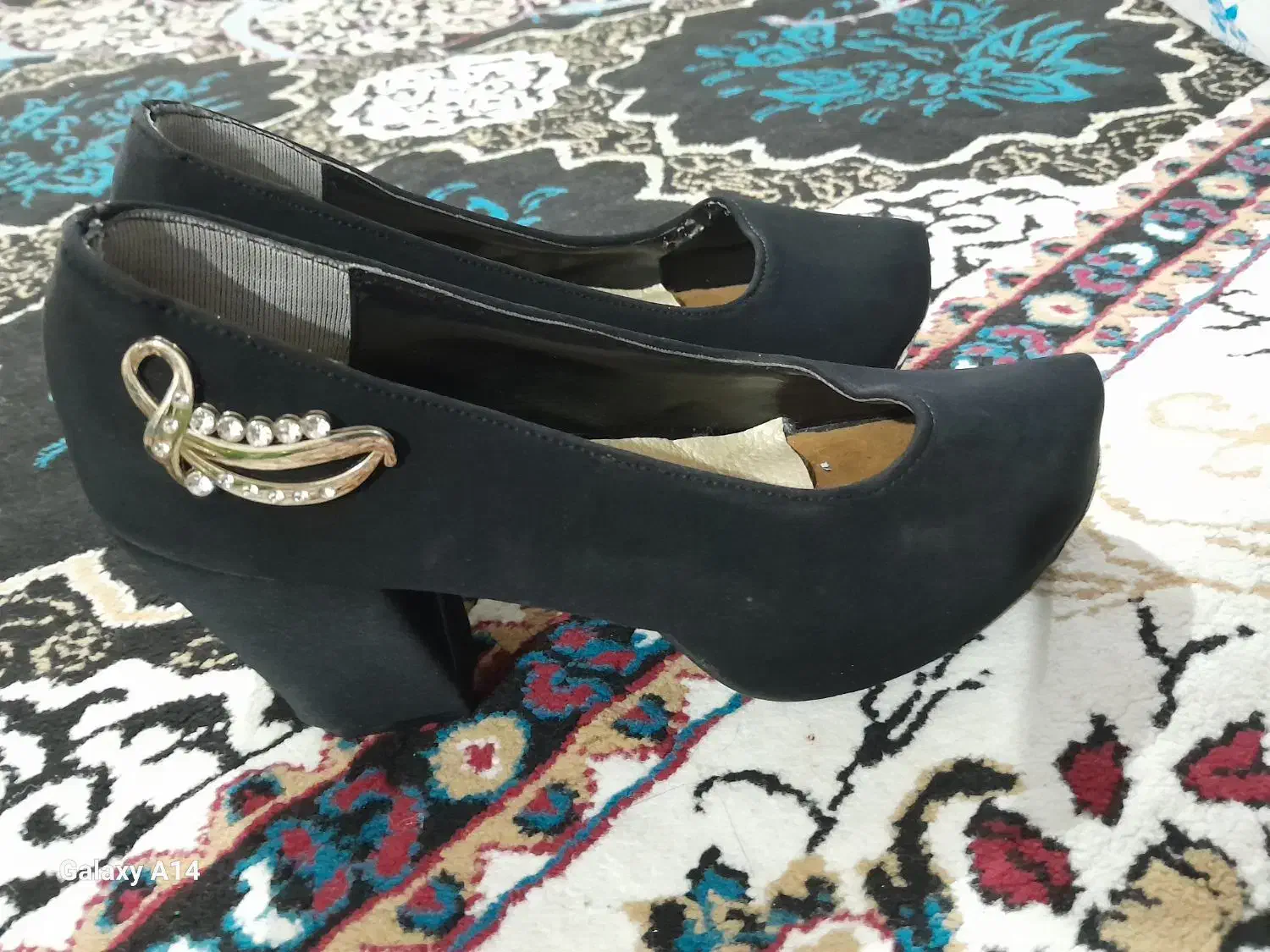 چهار جفت کفش مجلسی|کیف، کفش، کمربند|گالیکش, |دیوار