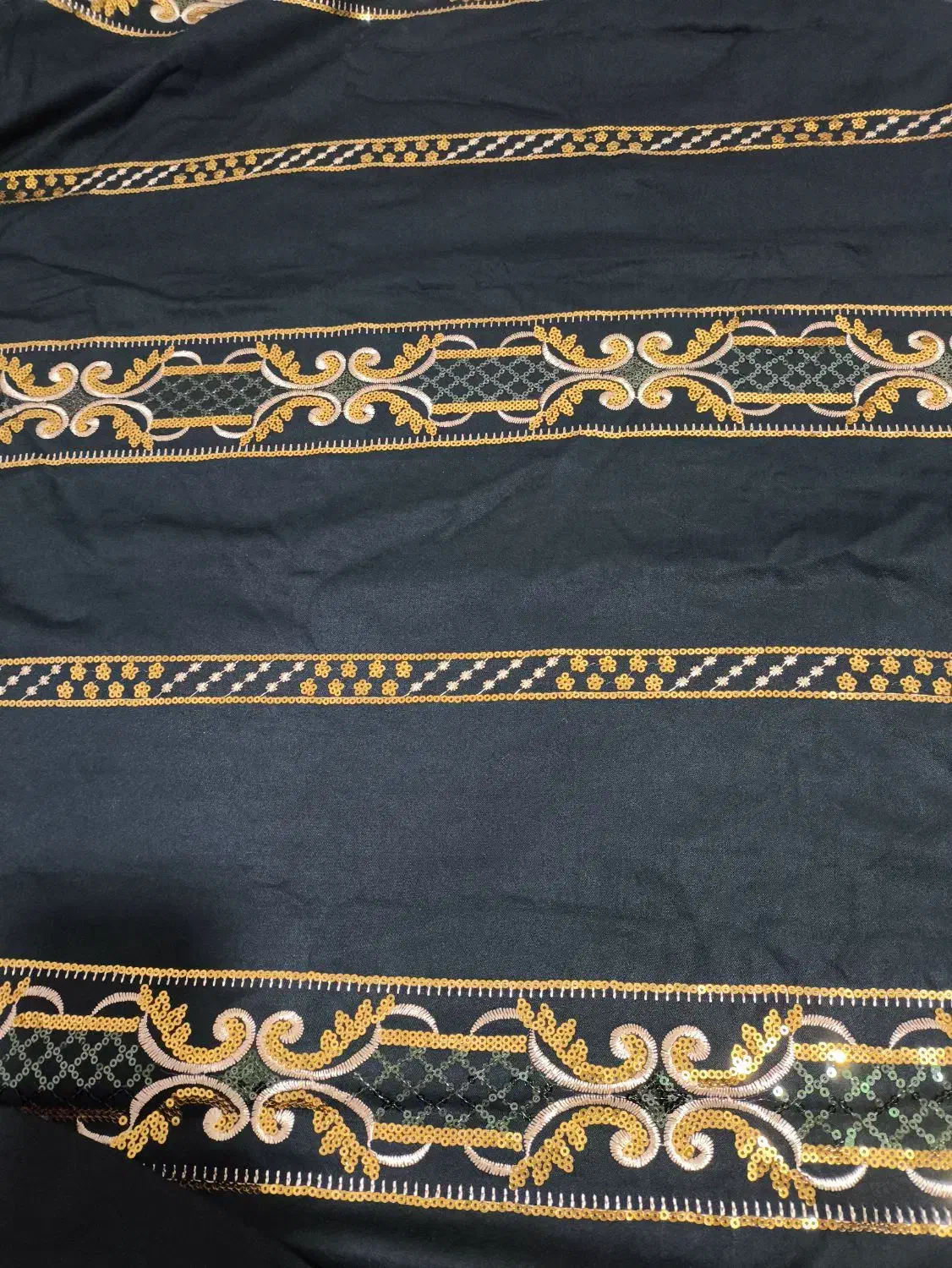 چند تیکه پارچه|لباس|خرمشهر, |دیوار