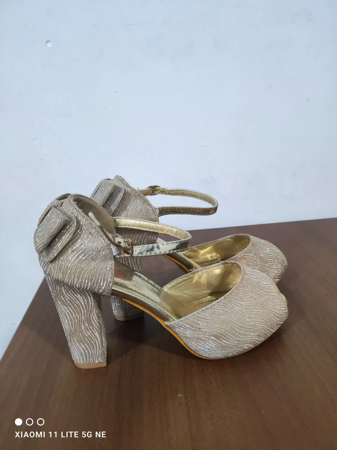 دو عدد صندل مجلسی سایز 40هردوباهم 430هزار|کیف، کفش، کمربند|باقرشهر, |دیوار