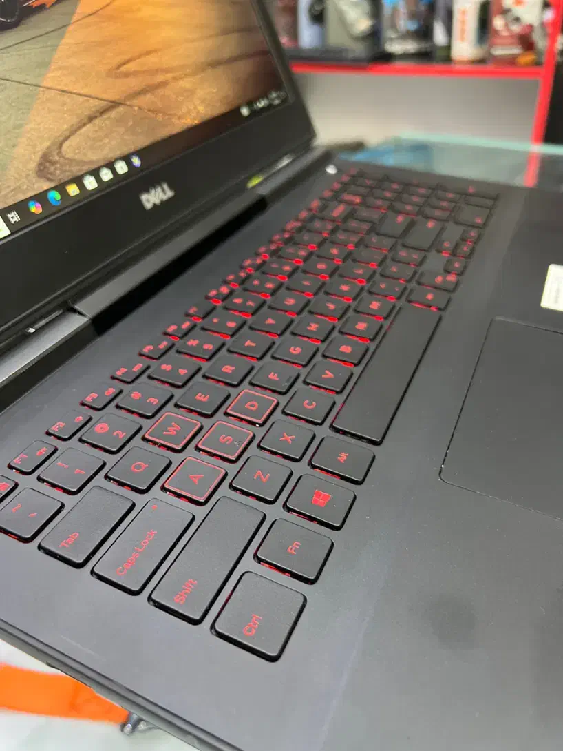 لپتاپ گیمینگ با صفحه 4k|رایانه همراه|شیراز, فخرآباد (دروازه کازرون)|دیوار