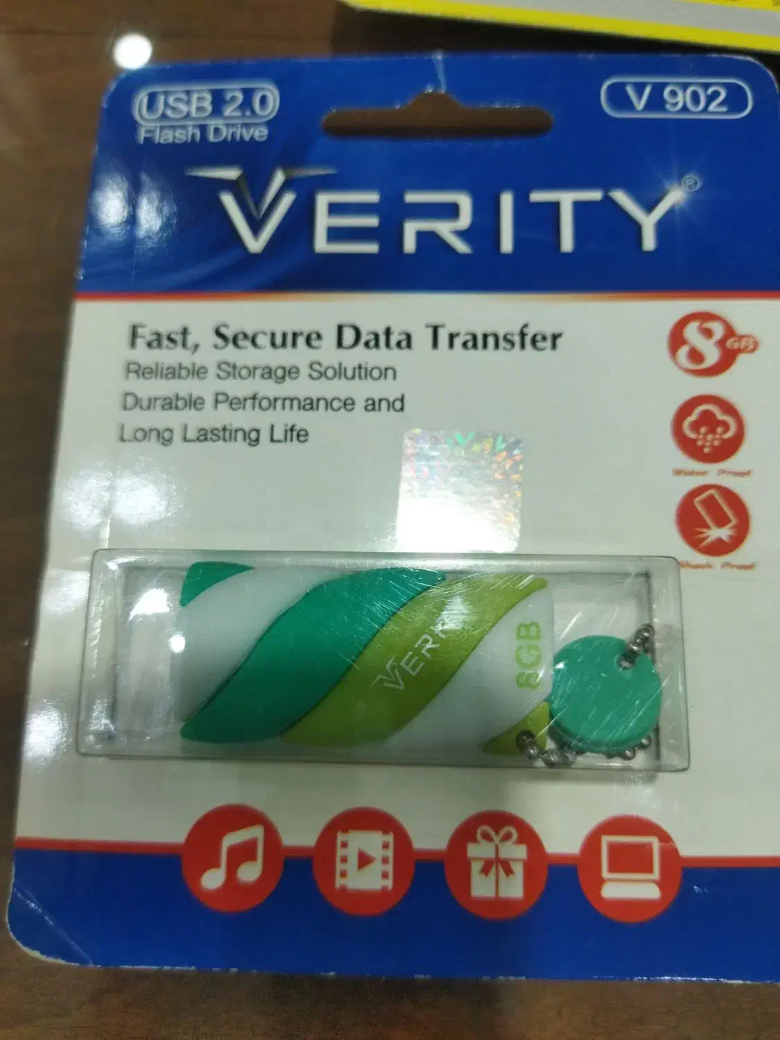 فلش 8و32 گیگ برند وریتی|قطعات و لوازم جانبی رایانه|اسلامشهر, شهرک محمدیه|دیوار