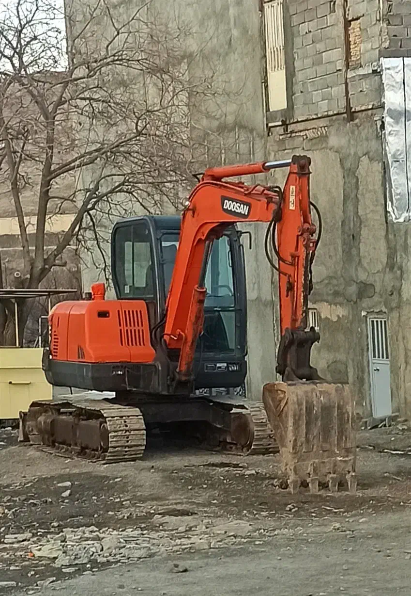 فروش سه دانگ مینی بیل زنجیری دوسان مدل ۲۰۱۸|خودرو سنگین|سنندج, |دیوار