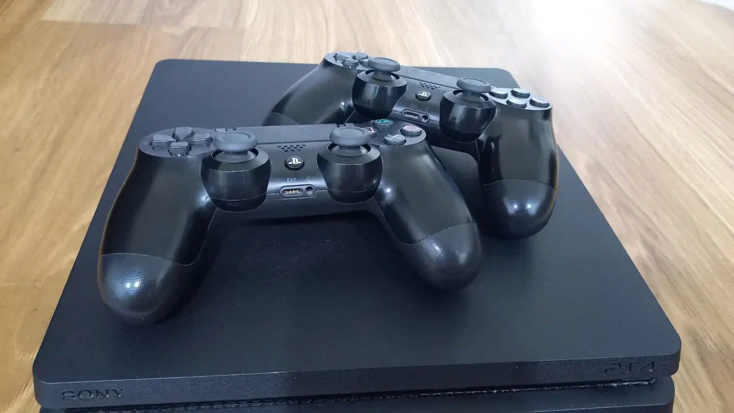 ps4درحدنوهمراه بافلش ودودسته وکابل های ارتباطی|کنسول، بازی ویدئویی و آنلاین|بندر ماهشهر, |دیوار