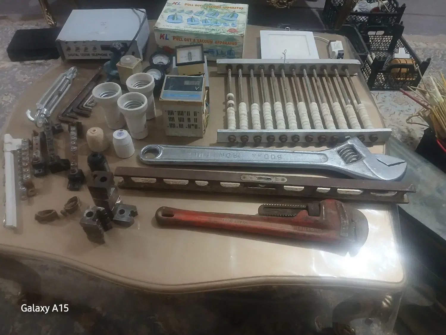 فروش ابزار کار و وسایل برق سیم پیچی و غیره|ابزارآلات|مسجد سلیمان, |دیوار