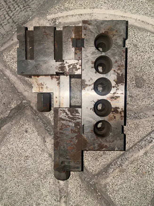 گیره بغل گیر روس نو|ابزارآلات|تهران, آهنگران (سراسیاب دولاب)|دیوار