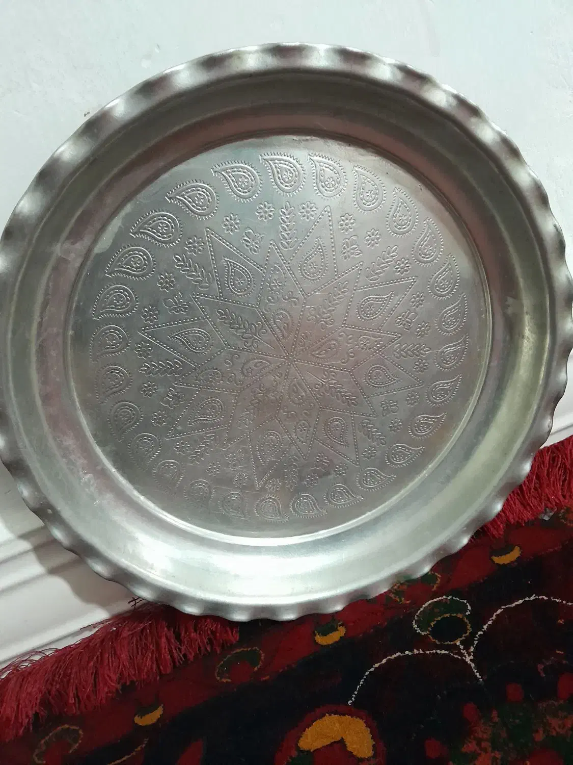 سینی مسی قدیمی|کلکسیون اشیاء عتیقه|خرم‌آباد, |دیوار